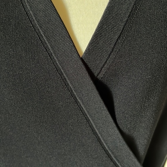 Theory black knit & spandex stretchy belted vest or top ! sz medium EUC - Picture 3 of 7